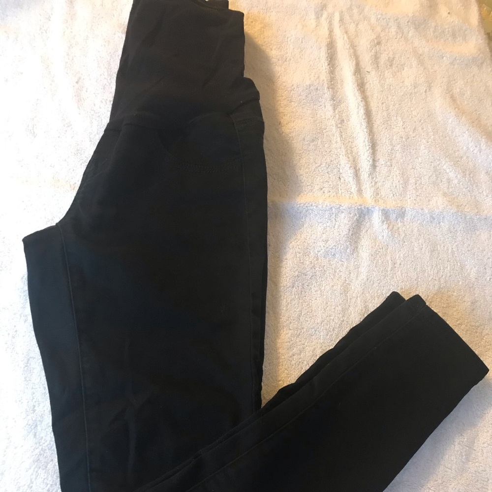 Maternity skinny black jeans.